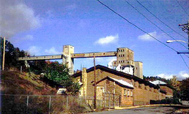 [ Sterling Hill Mine Exterior]